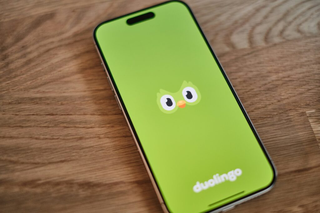 Duolingo app launch screen, an example of onboarding UX that improves engagement